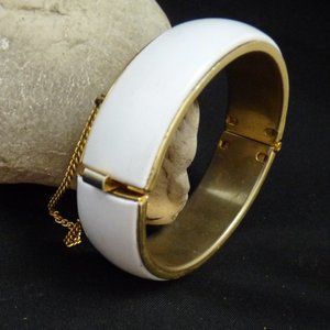 Vintage mod white gold hinged bangle bracelet enamel chain mid century